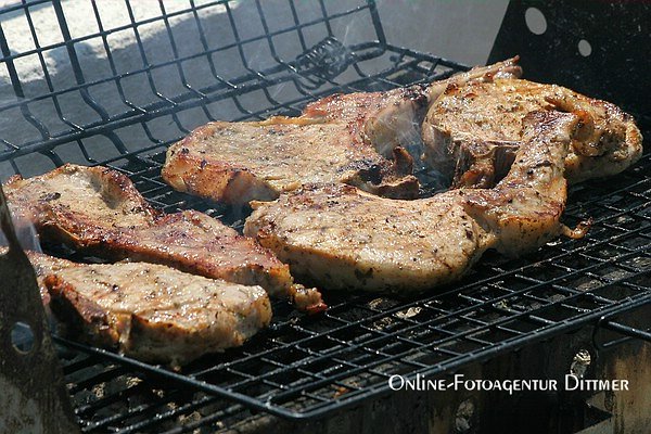 Online-Fotoagentur Dittmer - Foto: Essen &amp; Trinken - gegrillte ...