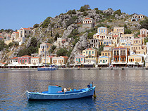 im malerischen Hafen von Symi